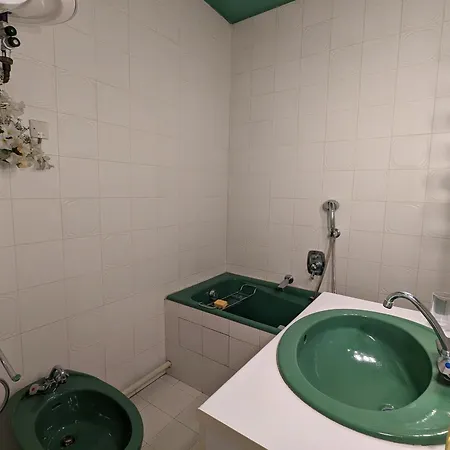 Appartement Grand Avec Terrasse, Clim, Wifi Et Parking A - Fr-1-420-144