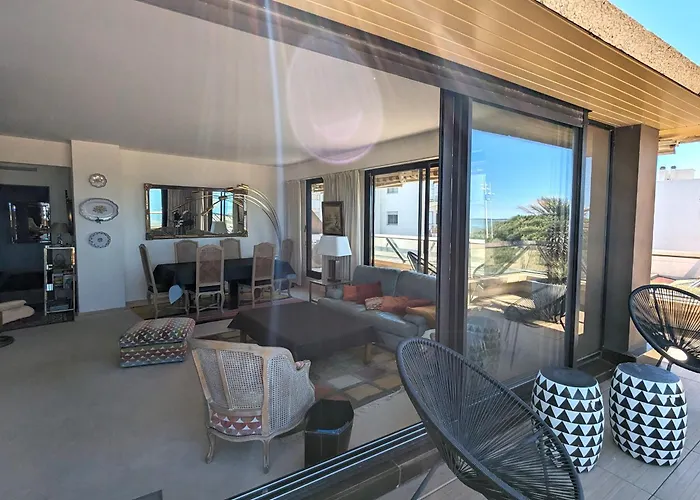 Grand Avec Terrasse, Clim, Wifi Et Parking à - Fr-1-420-144 *