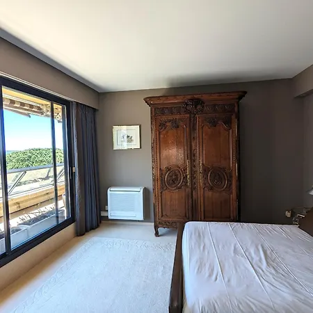 Grand Avec Terrasse, Clim, Wifi Et Parking A