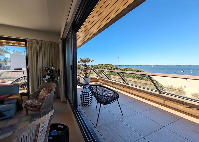 Grand Avec Terrasse, Clim, Wifi Et Parking A - Fr-1-420-144 アパート